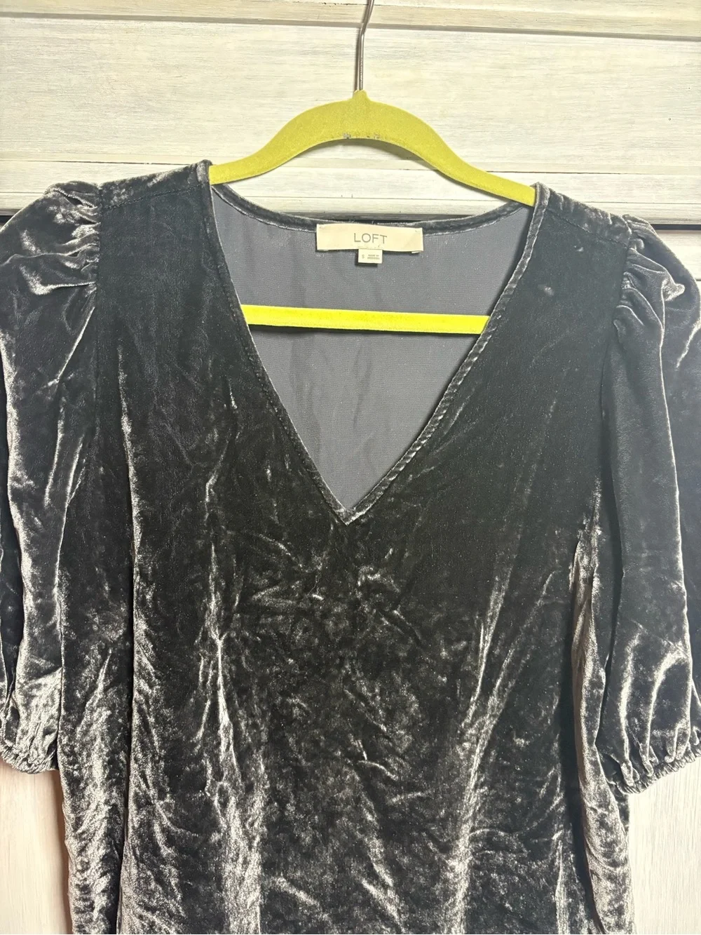LOFT Grey Crushed‎ Velvet Puff Sleeve Blouse Preppy Office Classic Polished